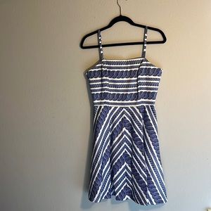Vineyard Vines sundress with pockets. Great condition only worn 2 times.